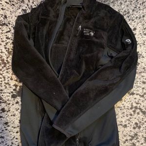 Black mountain hardwear jacket